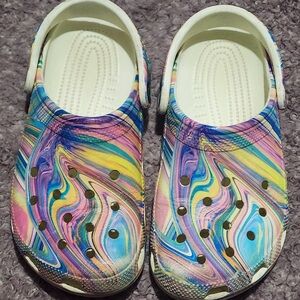 CROCS Blue and Pink Water Shoes Vibrant Design